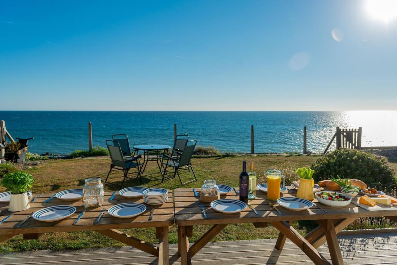 Sound Of The Sea, Beach Front Bungalow With Hot Tub, In Tywyn Exterior photo