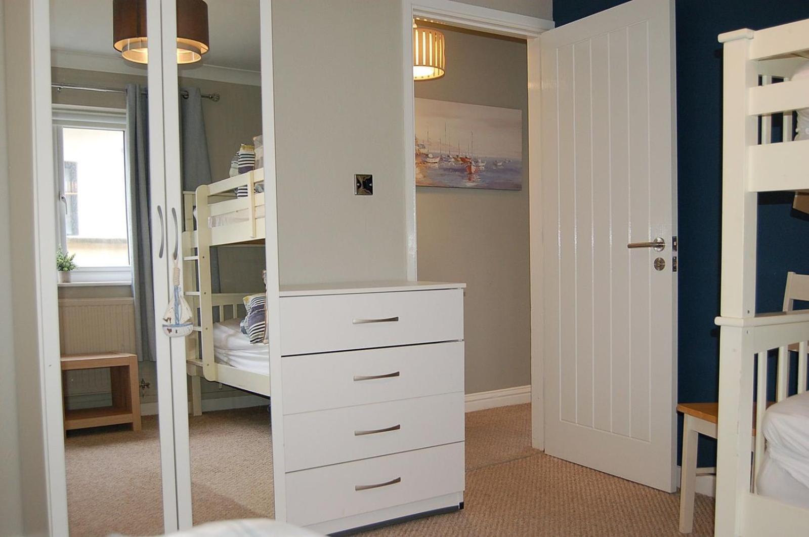 Sound Of The Sea, Beach Front Bungalow With Hot Tub, In Tywyn Exterior photo